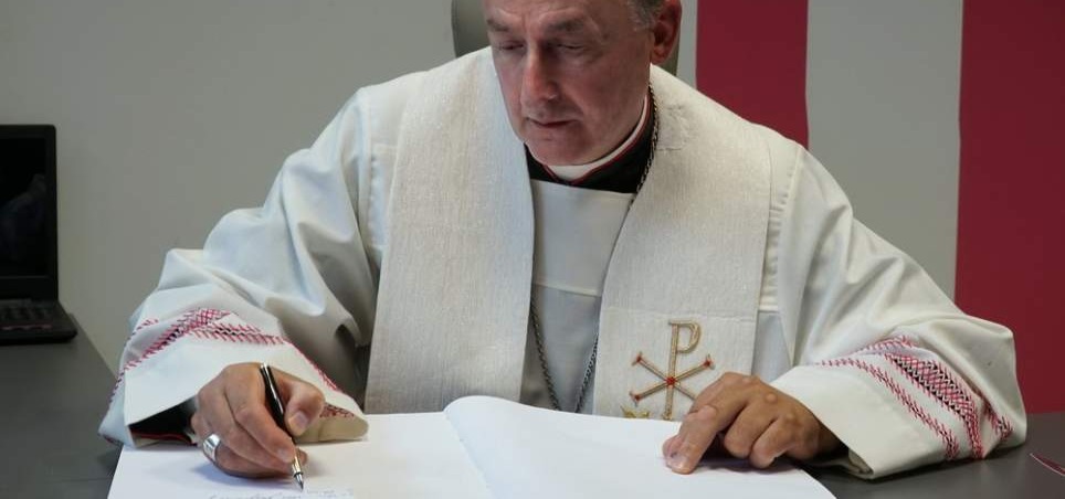 Dekret Biskupa Tarnowskiego dotyczący sprawowania posługi duszpasterskiej i liturgicznej w Wielkim Tygodniu